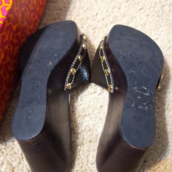 Tory Burch brown wedge sandal size 6 - Picture 3 of 3